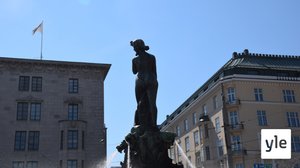 Svenska Yle Live:  Har människor stannat hemma under vappen? Vi följer med läget från Havis Amanda: 30.04.2020 18.02