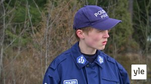 Kausi 4: Isi nukkuu ja poliisi pysäyttelee (S): 04.05.2020 10.00