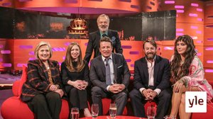 Vieraat: Hilary Rodham Clinton, Chelsea Clinton, Jamie Oliver, David Mitchell ja Kesha: 09.05.2020 06.00