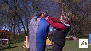 Malin hjälper Jontti ur sovsäck: 11.06.2020 06.30