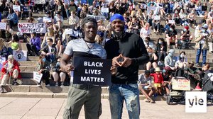 Helsingissä Black Lives Matter -mielenosoitus: 03.06.2020 17.27