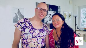 Pappan och brevbäraren Mikael är en öppet icke binär transperson: 03.08.2020 06.00