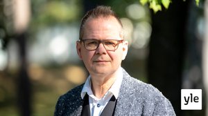 Kari Hotakaisen romaanissa Tarina on runollista raivoa: 22.08.2020 10.00