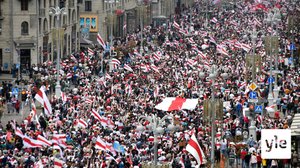 Valko-Venäjän suurmielenosoitus sujui rauhallisesti : 24.08.2020 12.26