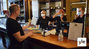 Ravintoloiden rajoitukset muuttuvat - katso, miltä meno näyttää turkulaisessa yökerhossa ja ruokaravintoloissa: 08.10.2020 21.57