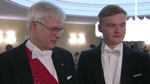 Nobelpristagare Bengt Holmström och den unga meriten Jonatan Hämäläinen talar om att man måste misslyckas för att kunna lyckas: 06.12.2017 22.38