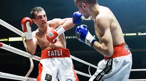 Edis Tatli saa revanssin EM-tittelistä - katso tuima punnitustilaisuus: 11.12.2017 19.48