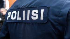 Yle Uutisluokka Triplet: Professori: Toimittajan kotiin tehty kotietsintä oli poikkeuksellinen operaatio: 19.12.2017 10.45