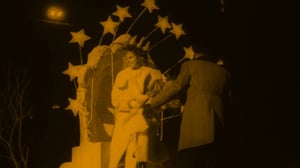 Oi maamme!: 5000 lamppua (leimahti jälleen palamaan sydämessä): 21.12.2017 12.09