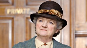 Neiti Marple: Kuoleman sininen kukka (12): 18.02.2018 15.05