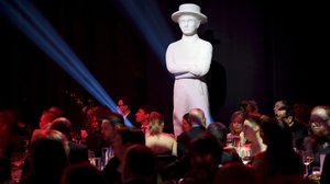 Yle Uutiset suora: Juhlaväki saapuu Jussi-gaalaan - onko Aku Louhimies mukana?: 23.03.2018 17.18