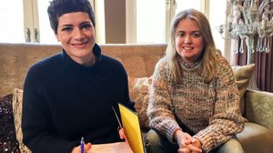 Yle Uutisluokka Triplet: Naiskirjailijat haluavat rikkoa saduillaan tytöille iskostettuja passiivisia roolimalleja: 28.03.2018 13.11