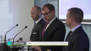Yle Uutisluokka Triplet: Hallitus päätti helpottaa irtisanomista pienissä yrityksissä: 13.04.2018 09.56