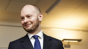 Mitä sinisten puoluehallitus keskusteli hallitustilanteesta? -  Sampo Terho vastaa median kysymyksiin  : 25.04.2018 20.09