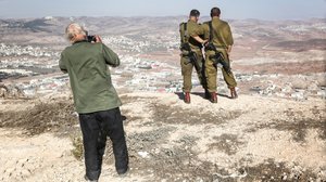 Koudelka Pyhää maata kuvaamassa: 12.05.2018 20.55