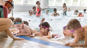 Uimaan oppii vedessä leikkimällä ja pelailemalla: 21.05.2018 11.04