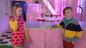 Yllätyskaappi: Vieras Kaukaisen Galaksin Valtakunnasta: 03.06.2018 07.36