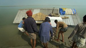 Eroosio uhkaa kyliä: 04.07.2018 19.53