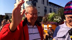 Lokalt live: Glitter och free-rap när seniorer ställer till "Mommodisco": 17.08.2018 15.08