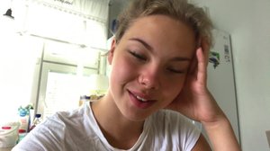 KASVISSYÖJÄ HIMOITSEE KINKKUA | Emma ja Milla testaa: 14.09.2018 13.35