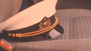 Väyrysen näköinen mies (S): 12.10.2018 00.06