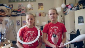 Elsa ja Helmi ovat sirkustaiteilijoita: 02.11.2018 17.00