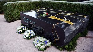 Presidentti Mauno Koiviston muistomerkin paljastustilaisuus: 25.11.2018 11.50