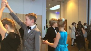 Lokalt live: Dans med barnen på sjävständighetsdagsfesten : 29.11.2018 14.17