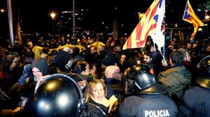 Mielenosoituksia Barcelonassa Espanjan hallituksen kokoontuessa: 21.12.2018 16.26