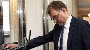 Ylen erikoislähetys viittomakielelle tulkattuna: 08.03.2019 21.48