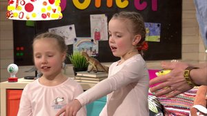 Lilli och Nana visar cheerleading: 23.03.2019 06.30