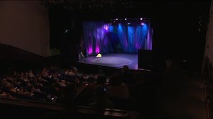 “Kääntäjä Kristiina Rikmanin ote ei herpaannu, vaan teksti liikkuu notkeasti tilasta ja ajasta toiseen.” : 17.05.2019 21.31