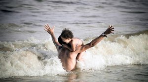 Uusi Kino: Aalto tuo, tuuli vie (S) (S): 28.05.2019 23.00