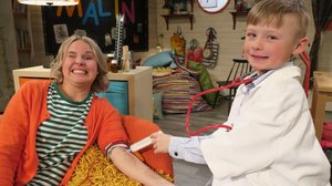 Malte och Malin leker doktor och patient: 13.06.2019 10.35