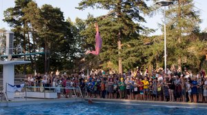 Svenska Yle live: Clownhoppshow på Simstadion: 07.08.2019 19.37