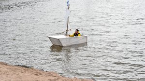 Kisa merellä: kylpyamme vs. kelmuvene: 14.08.2019 00.01