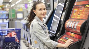 Poliitikot haluavat kiirehtiä rahapeliasiakkaiden tunnistamista: 21.08.2019 11.00