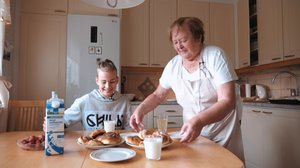 Hugo leipoo mummolassa pullaa: 23.08.2019 00.01