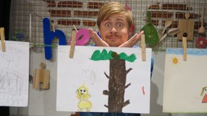 Staffan filmar och visar teckningar (S): 08.09.2019 09.52