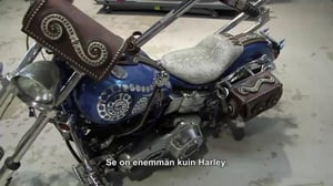 Panttilainaamon autospesialistit - Säihkettä surun keskelle