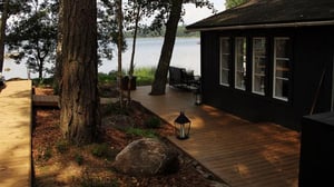 Huvila & Huussi - Viiden tähden venevaja