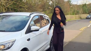 Sinkkuillallinen - Miljonäärin matkassa