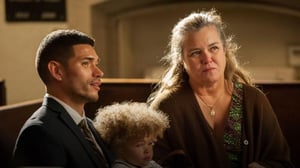 SMILF (12) - Pannupitsaa ja liraus pyhää vettä