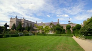 Miljonäärien luksuslomakodit vaihtoo - Punaisella matolla