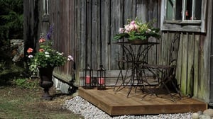 Huvila & Huussi - Perinnepiha ja unelmien makuuhuone