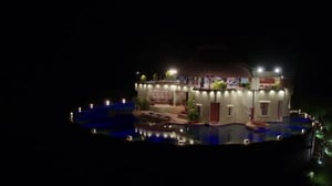 Paratiisihotelli Ruotsi (7) - Pyramidipeli