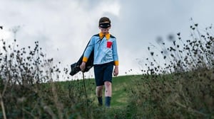 The Man Who Fell to Earth (16) - Maailman kaatuessa