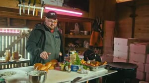 Burgerimies Suomessa - Kyläsepät Loviisassa