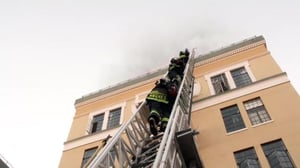 Asema 19 (12) - Liekeissä