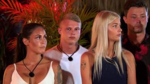 Paratiisihotelli Tanska (12) - Kostoseremonia